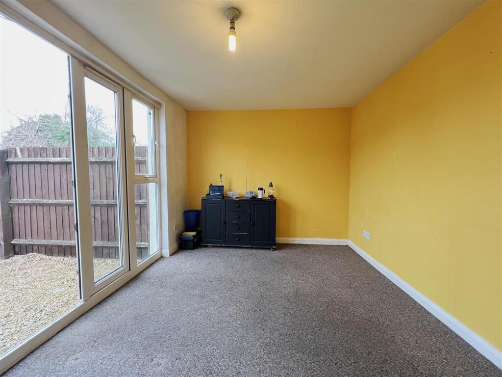 7 - One Bedroom Flat for Auction, Kingswood, Brist