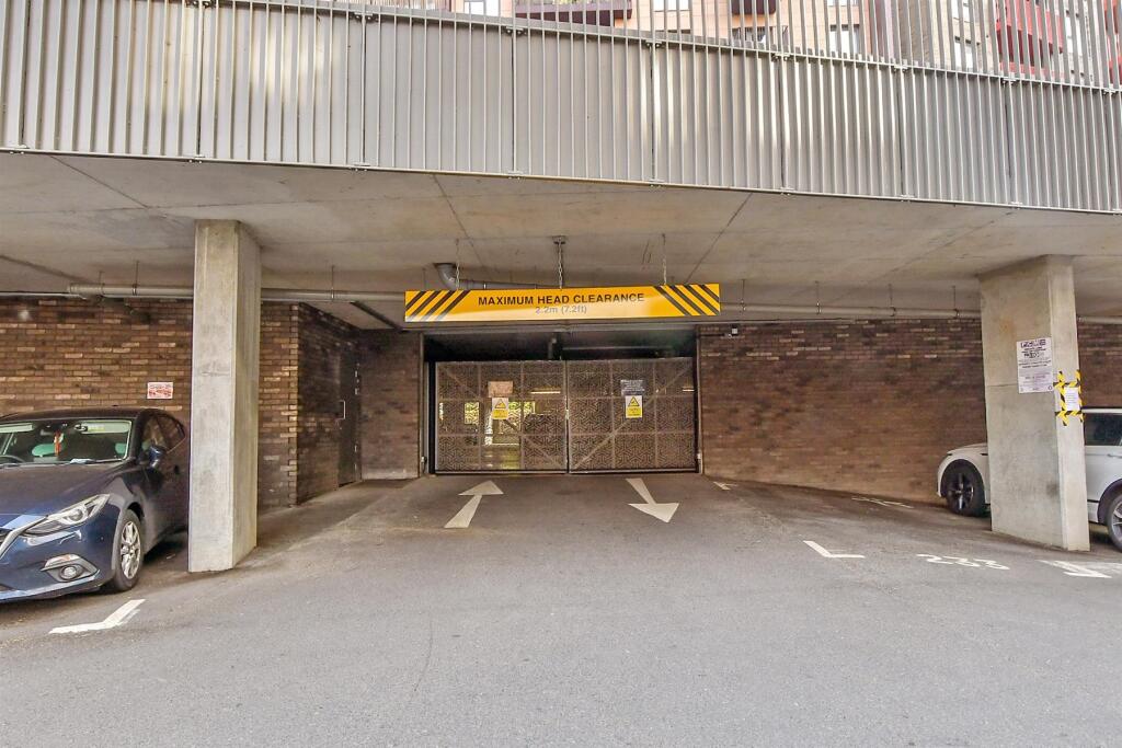 Driveway/Parking