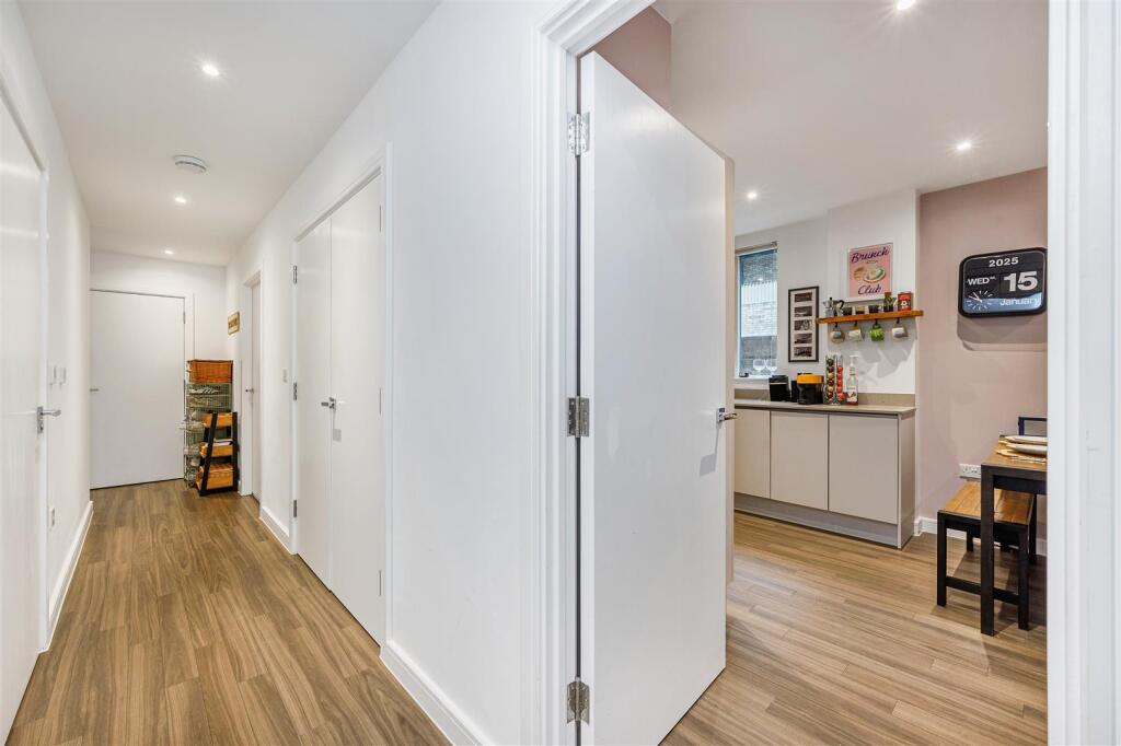 21 Donne Court-11.jpg