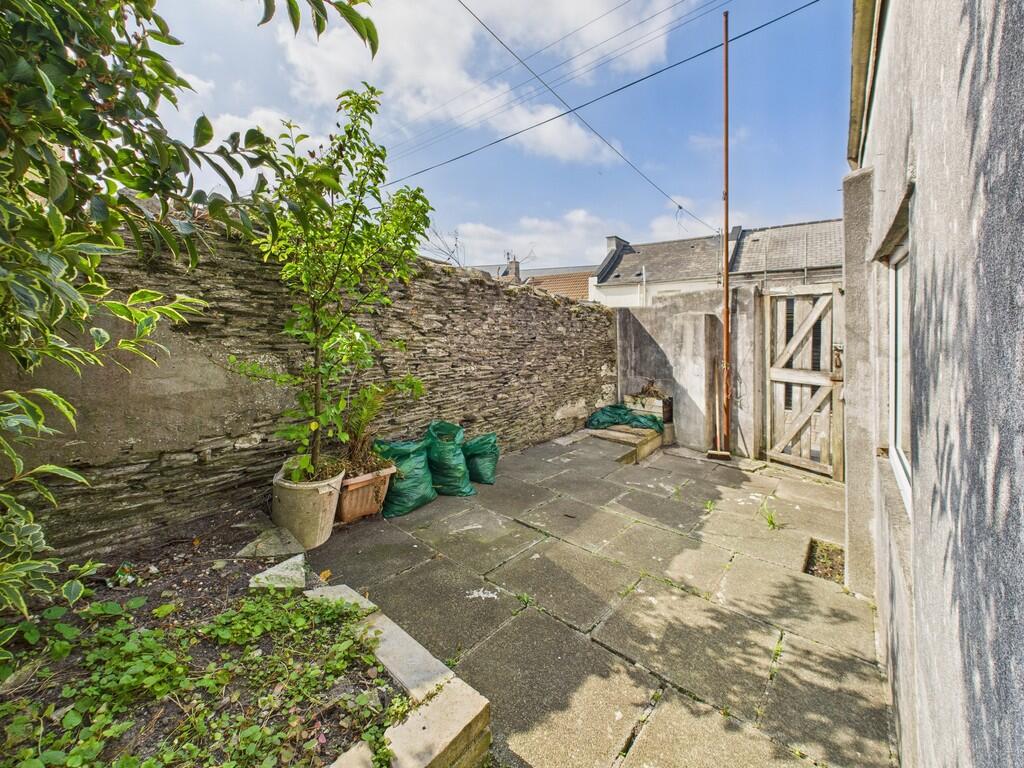 CAM03974G0-PR0194...