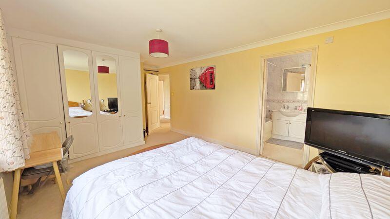 MAIN BEDROOM