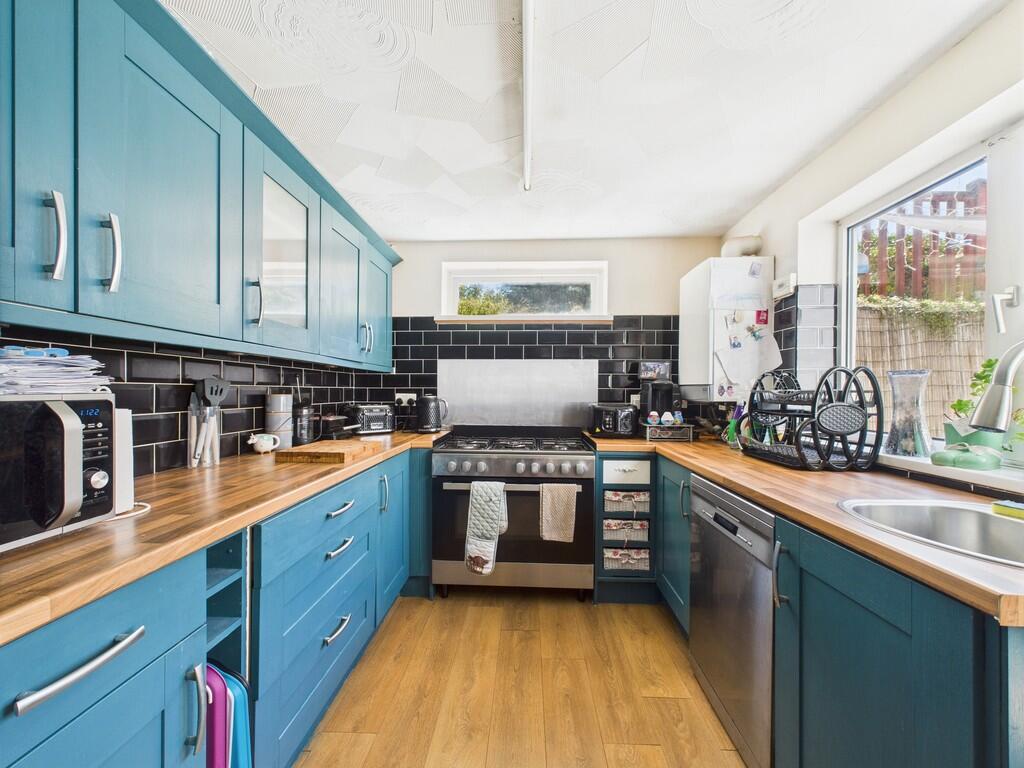 CAM02089G0-PR0524...