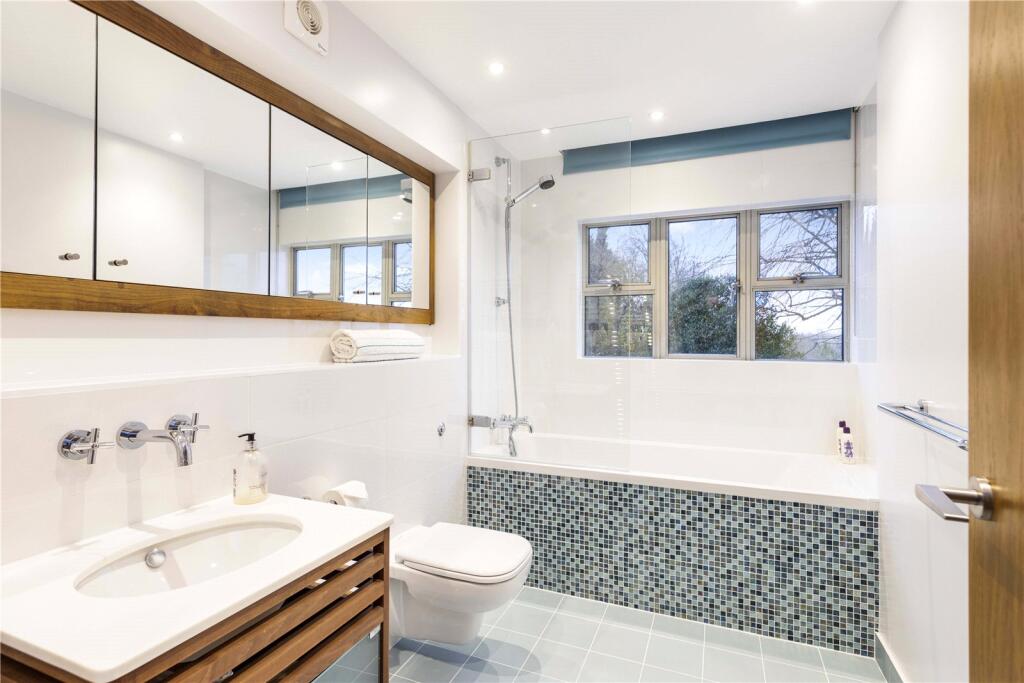 Lodge Bathroom