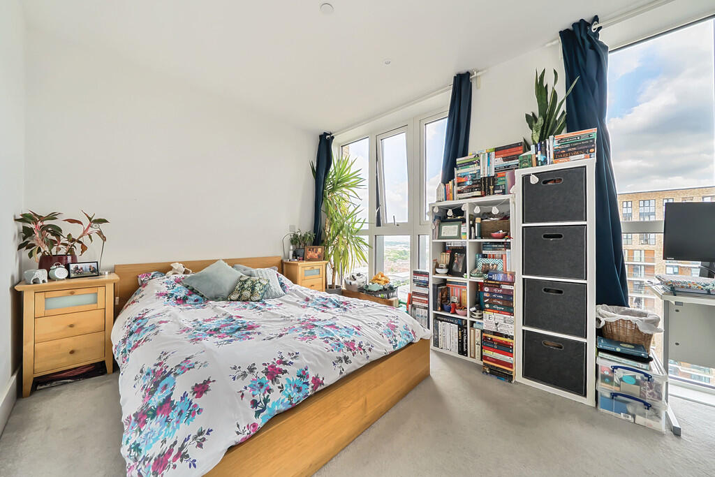 1309347-10-684aeb...