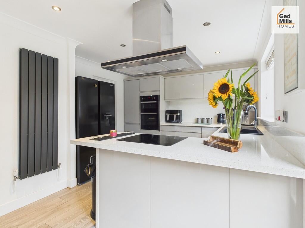 CAM04261G0-PR0090...