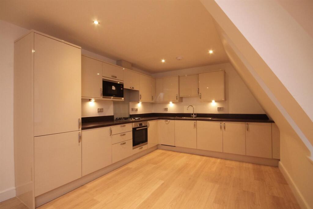 SOUTH STREET, DORKING, RH4