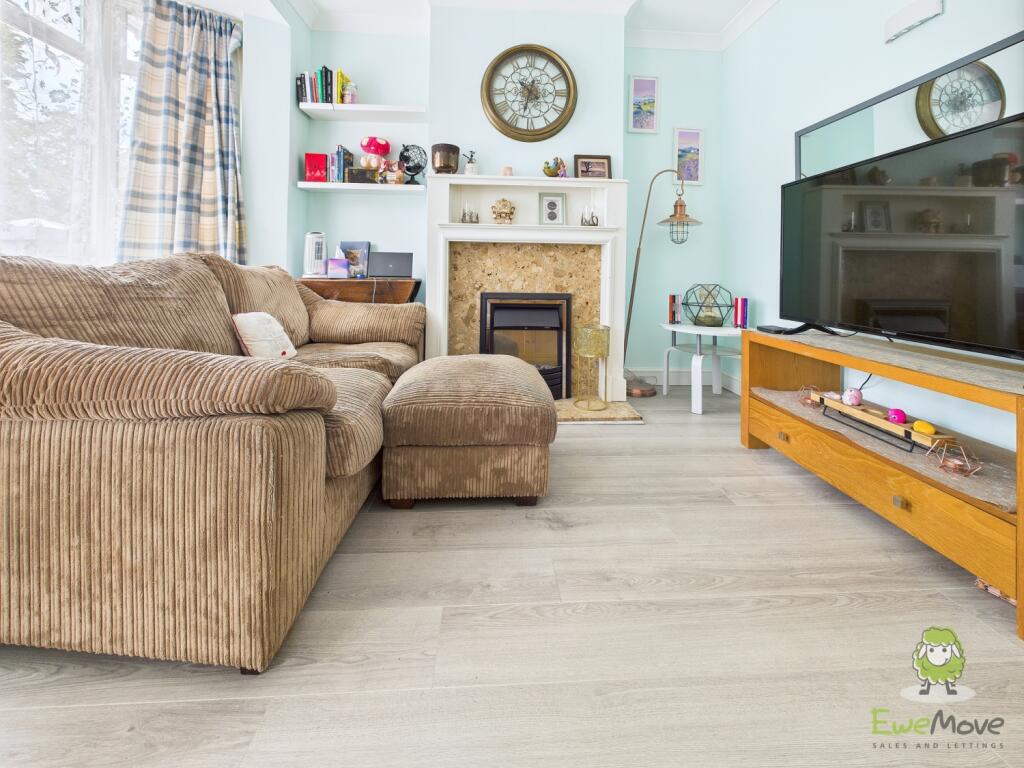 CAM01543G0-PR0134-STILL004