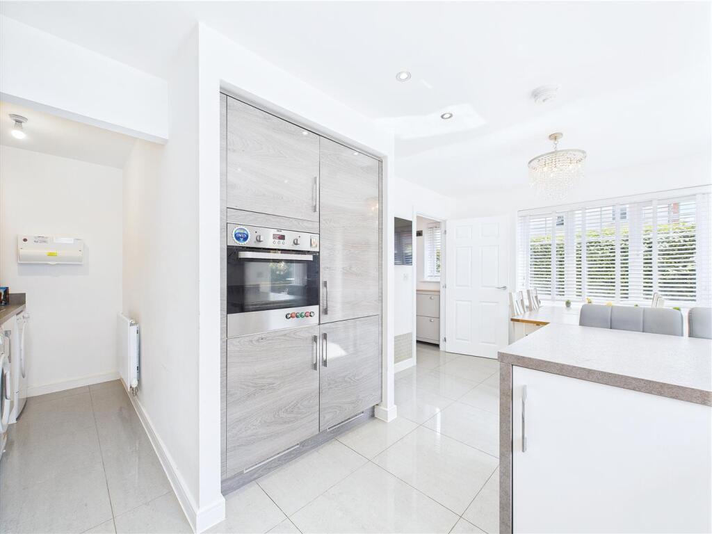 Harrier Way, Estate Agent, Burton on Trent (11).jp