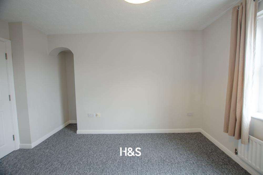 33 wharf lane - bedroom 1..jpg