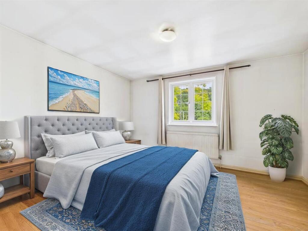 CAM02664G0-PR0102-STILL011 - Bedroom - Standard - 