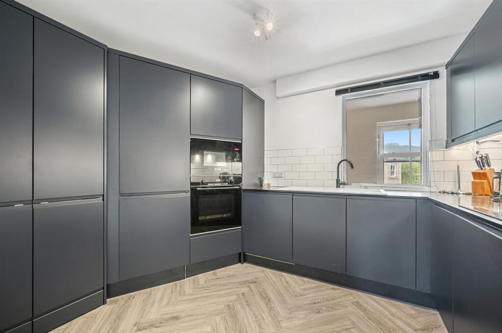 Saxton Mee 7 Holme Court 0011.jpg