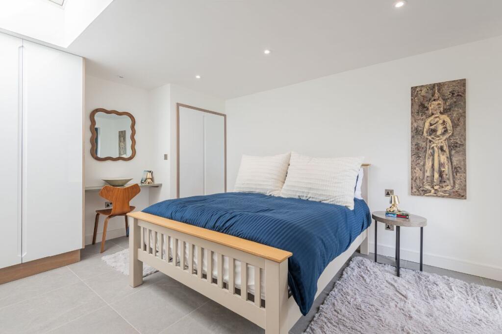 Annexe - Bedroom Two