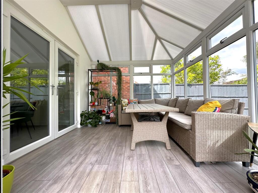 Lovely Conservatory 125
