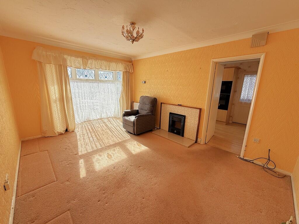 LIVING ROOM 1