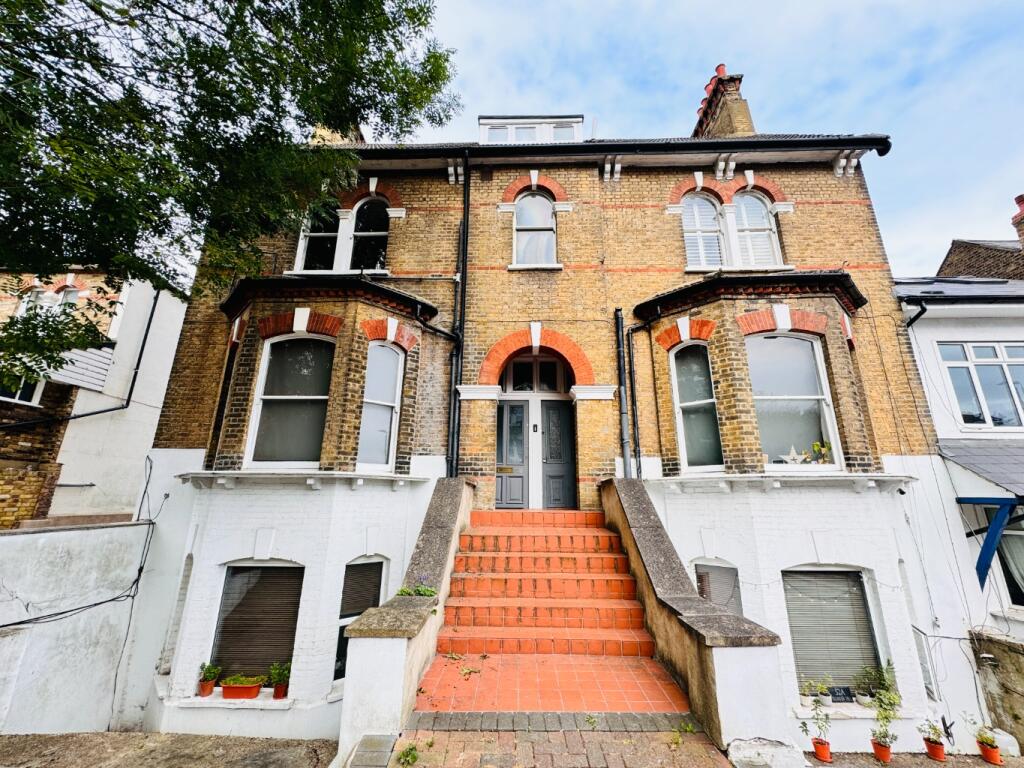 Eglinton Hill, Shooters Hill, London, SE18 3NR