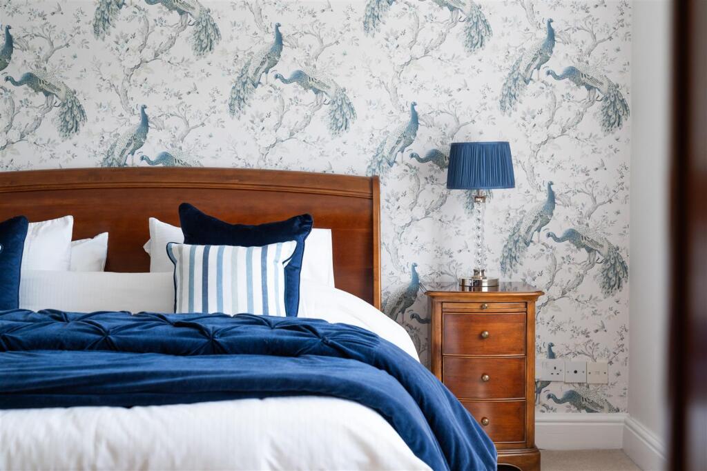 Bedroom 1-6.jpg