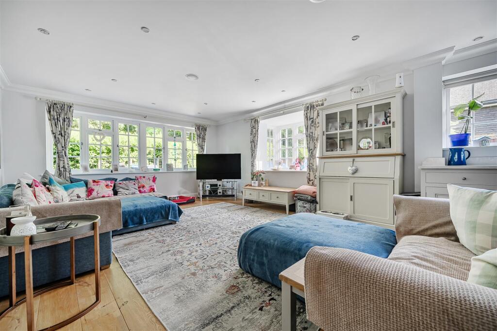 Hillgrove Family Room (2).jpg