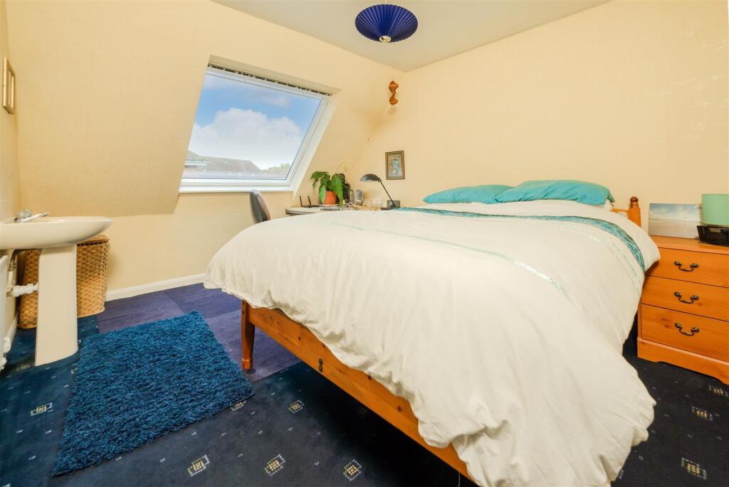 2 Cormorant Close Bedroom 2-1.jpeg