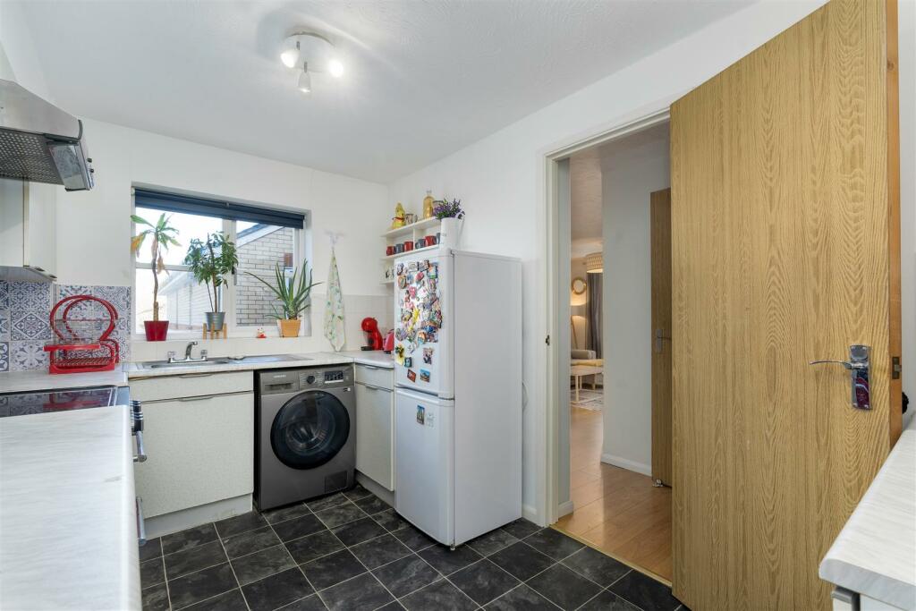 Kitchen Photo 2.jpg