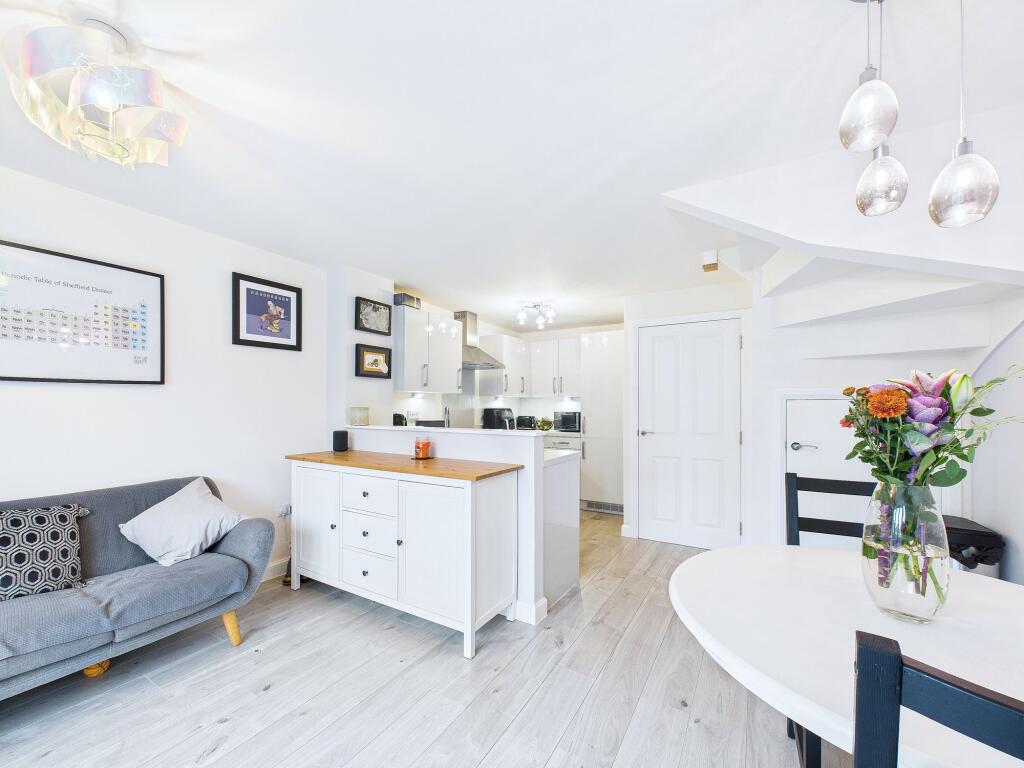 Kitchen/Living Area