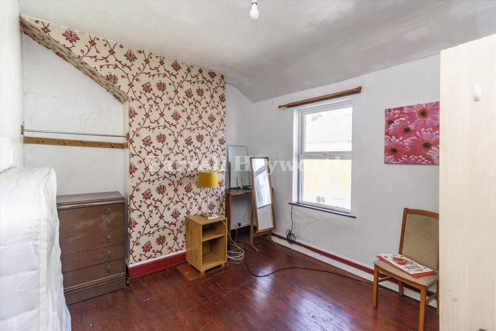 Bedroom 1 T202510301603.jpg