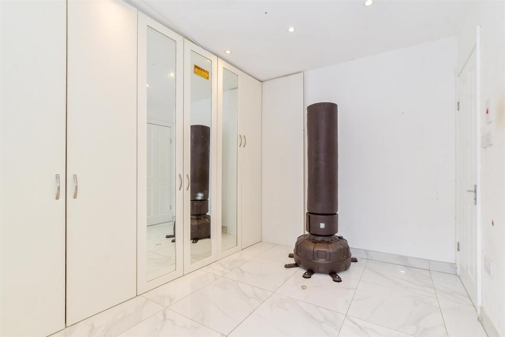 Workshop/Outbuildings