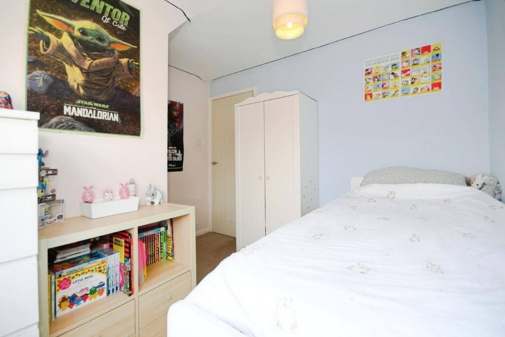 BEDROOM 3 02.jpg