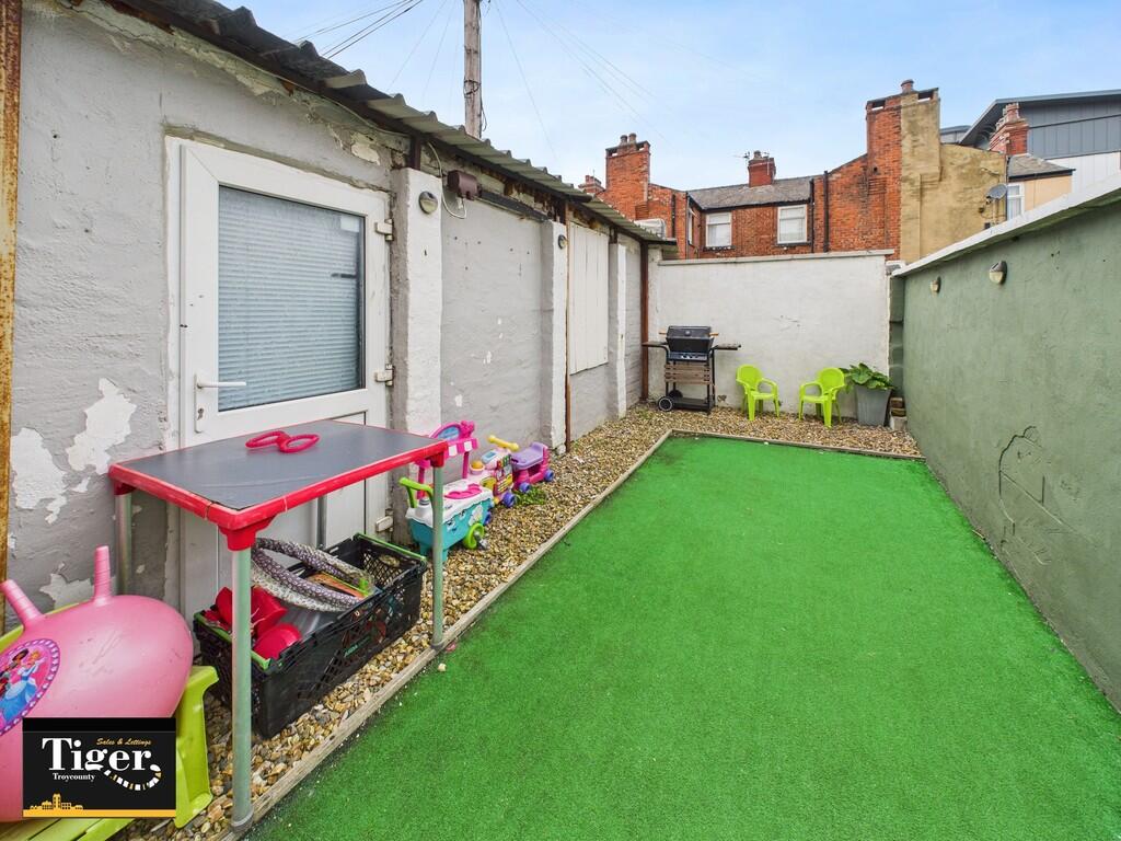 CAM02176G0-PR0725...