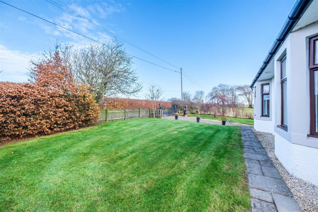 Tweedieside Cottage-58.jpg