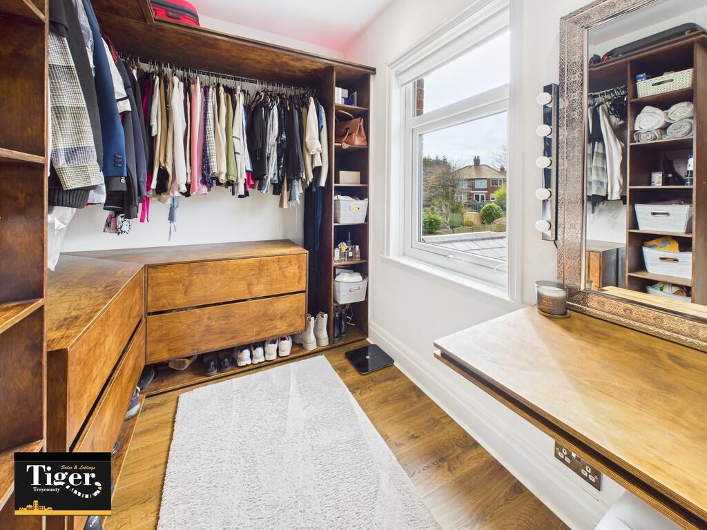 CAM02176G0-PR0528...