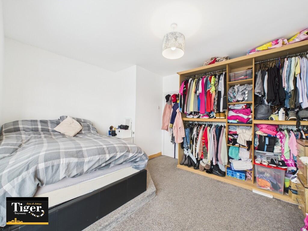 CAM02176G0-PR0517...