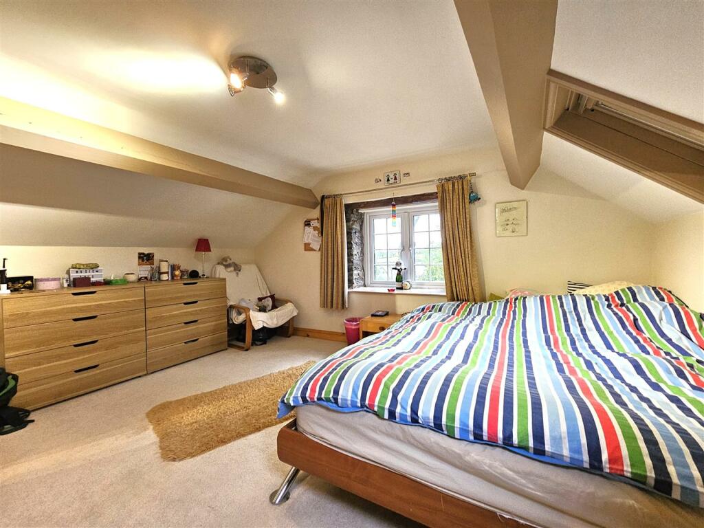bedroom one.jpg