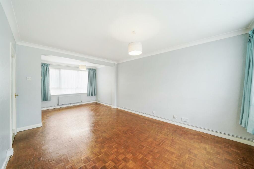 5 Cambridge Court, Harrowdene Road - KhMY2IvJ4NCGm