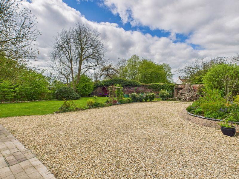 Driveway &amp; Lawn