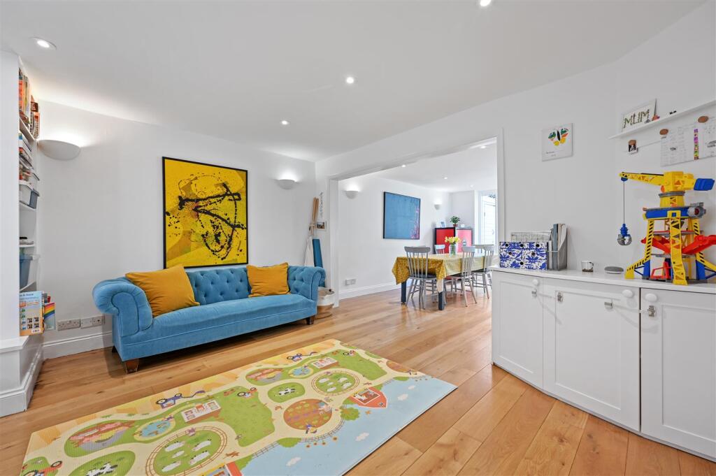 Bolingbroke Road - Play Room