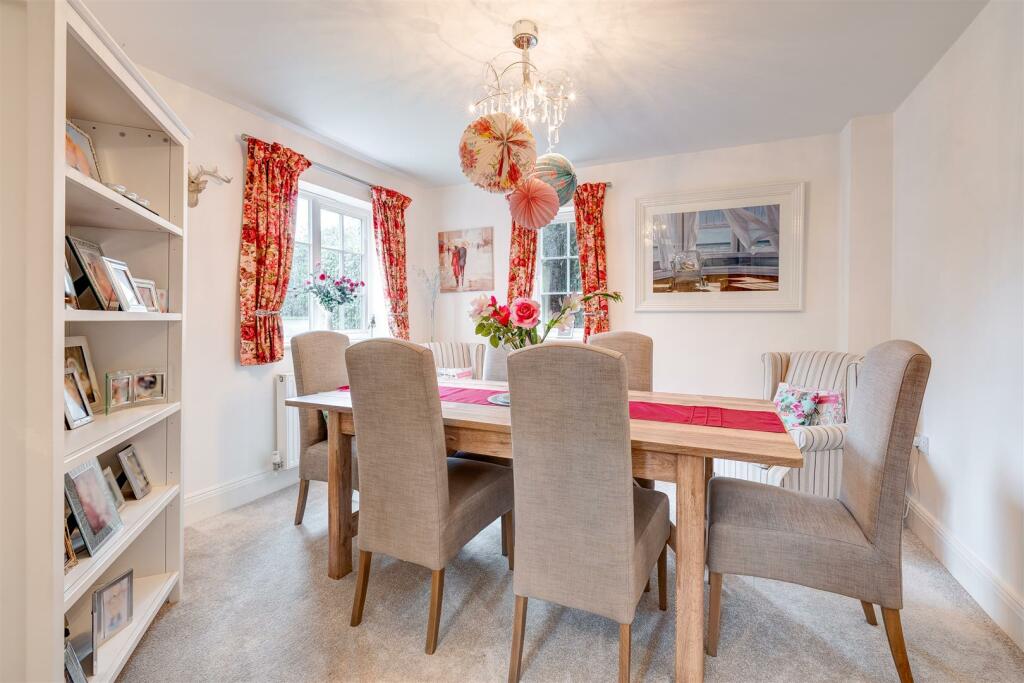 4 The Orchards, Thornton