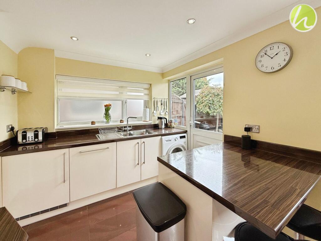 Kitchen/ Dining Room
