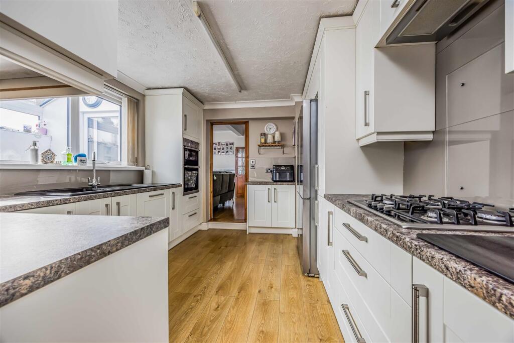 105 Meon Road, Southsea-Small-PorticoMarketing-Sol