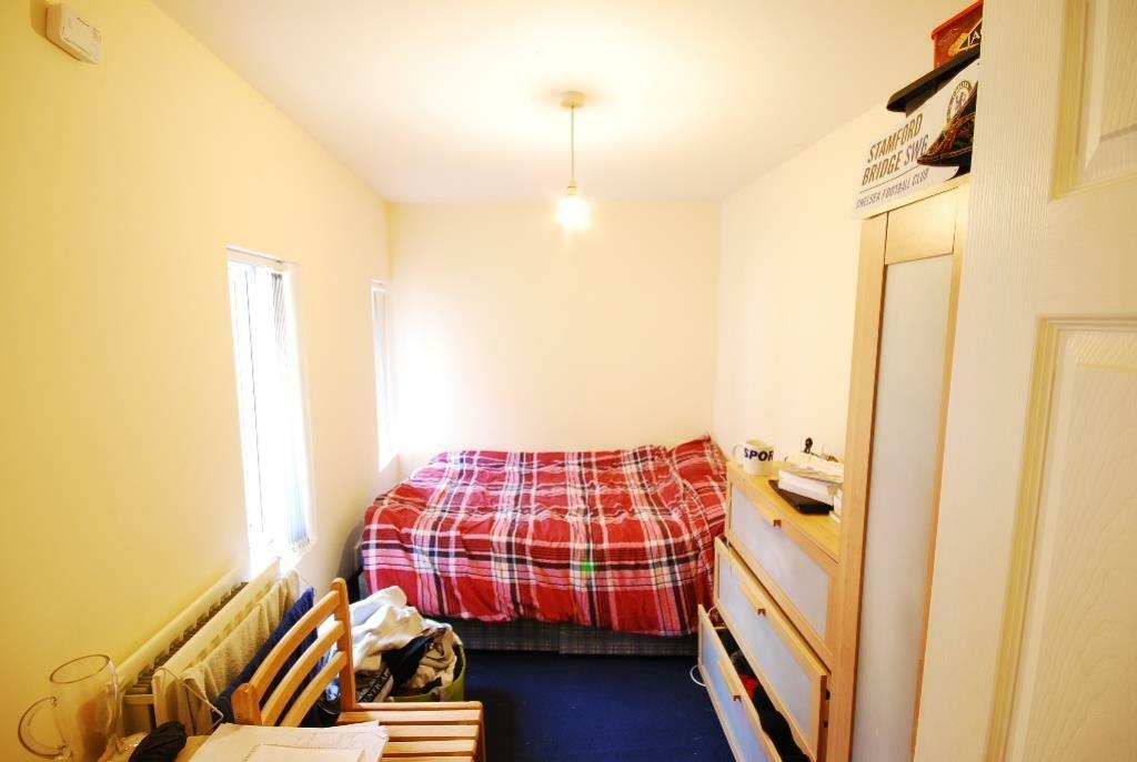 48 Helmsley Road6