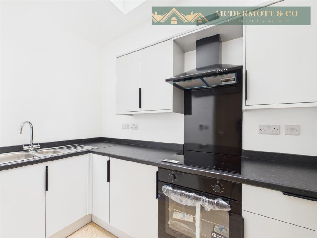 APARTMENT 48