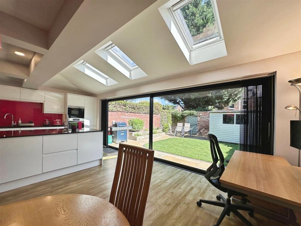 64edf9f2--4B30-A9D9-DC53417F1726-36581-000029851FD