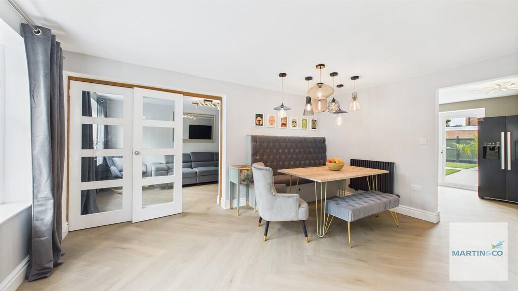 CAM05325G0-PR0028...