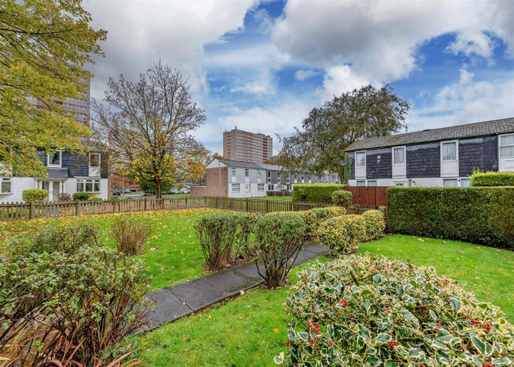 70 Warstones Drive-09.jpg