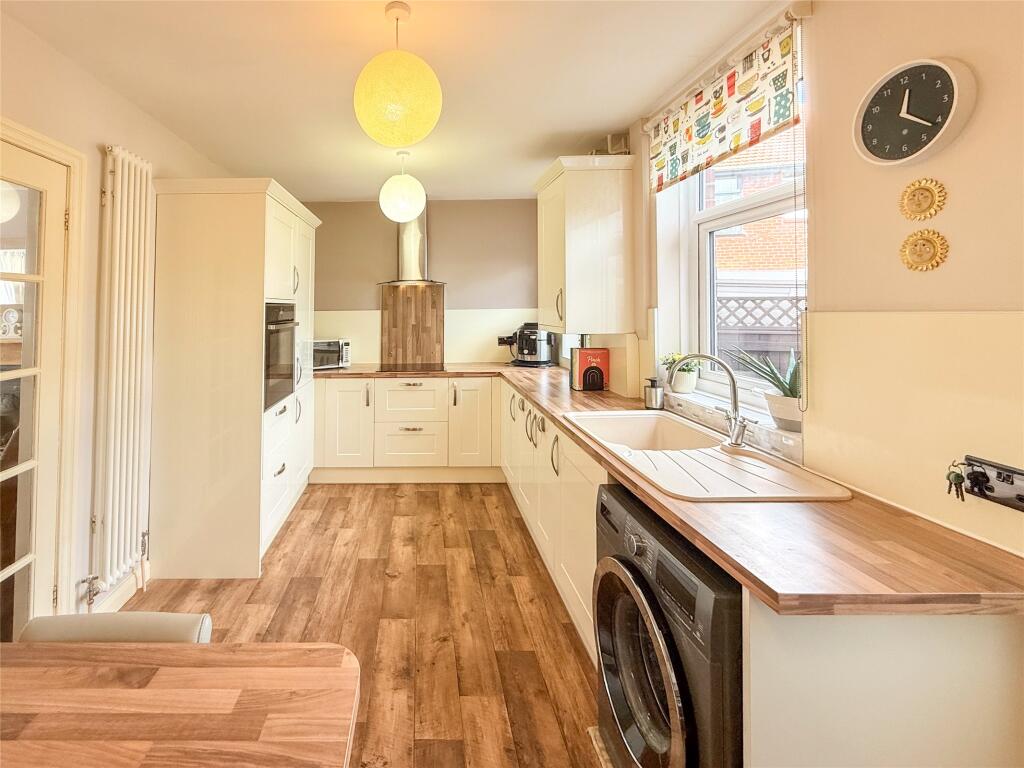 Breakfasting Kitchen