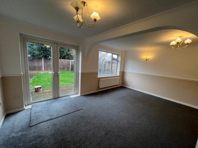 lounge/dining room