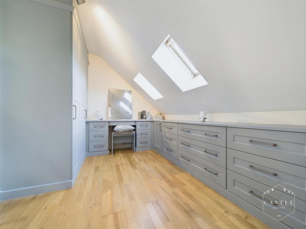 DRESSING AREA