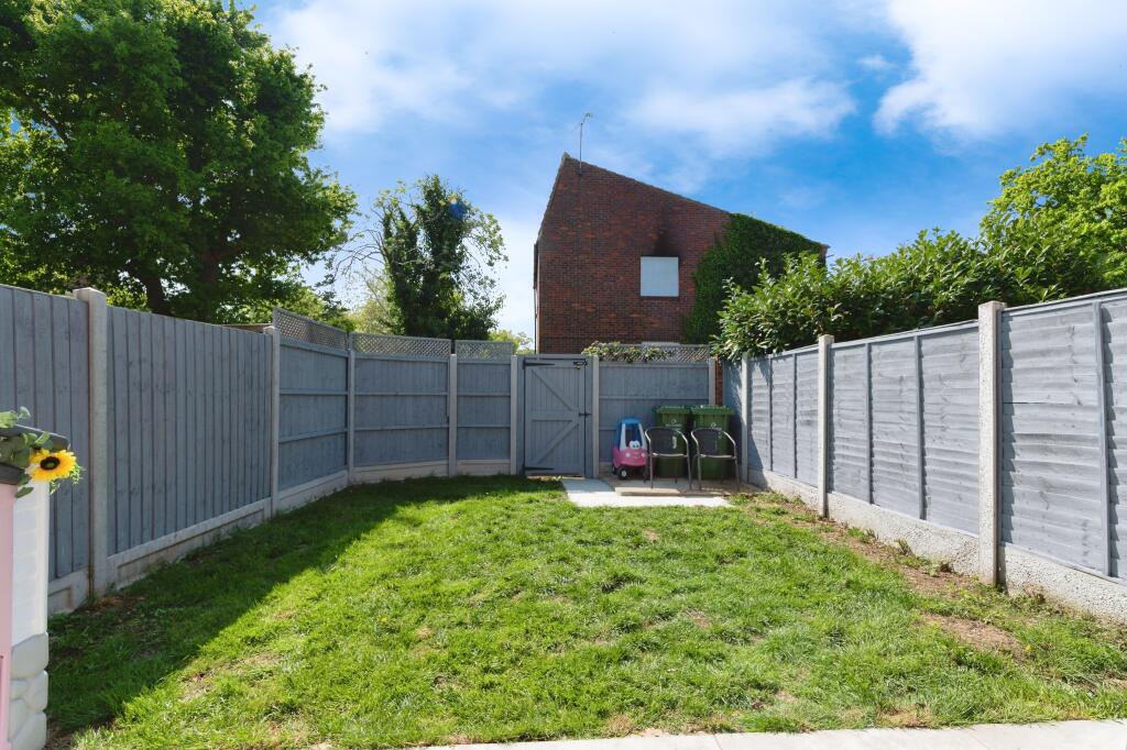 60rowenhalllaindonbasildonss156sf-21