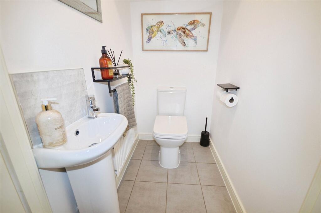 Cloakroom/Wc