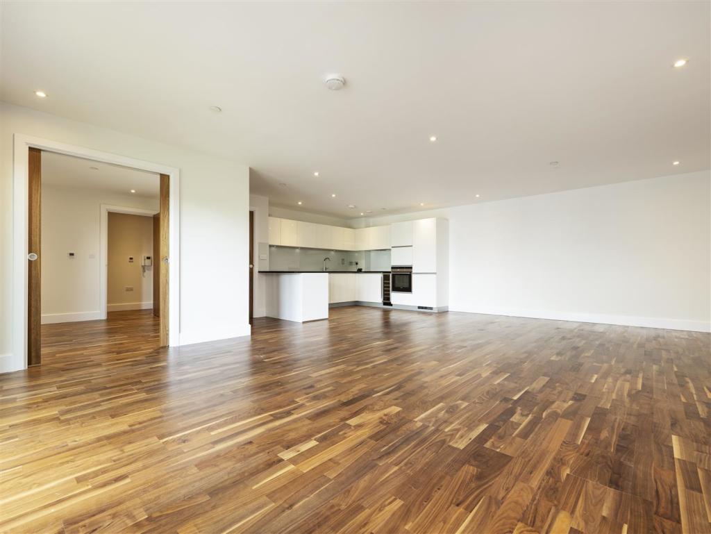 Living Room1.jpg