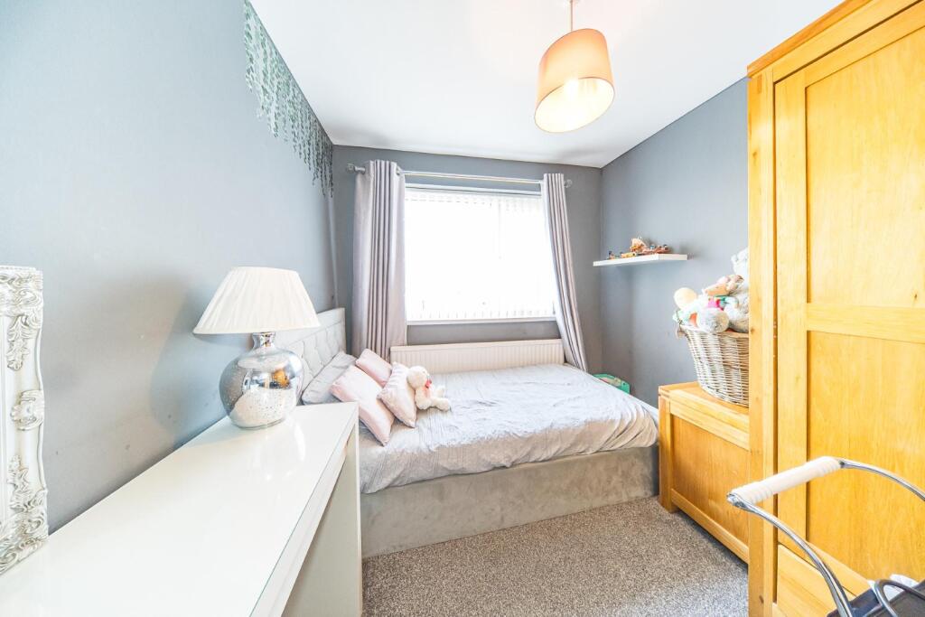 37 Deedale Drive bedroom 2 2.jpg